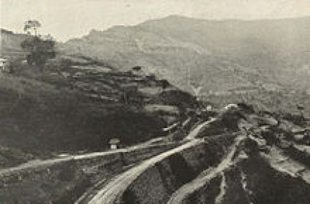 220px-Darjeeling_Hill_Railway_1905